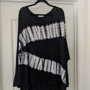 Black & White Tie-Dye Relaxed Women’s Top
